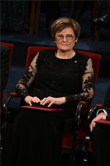 Kariko_Katalin_biokemikus_miutan_atvette_az_orvosi-elettani_Nobel-dijat_XVI